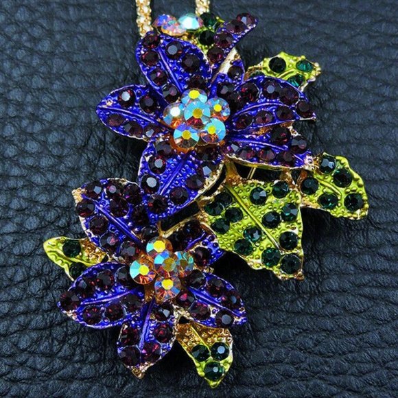 Stunning Purple Rhinestone FLOWER Corsage Brooch - Picture 3 of 8